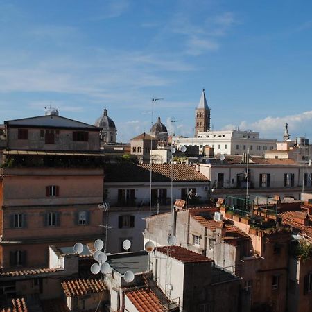 Lombardo Acomodação com café da manhã Roma Exterior foto
