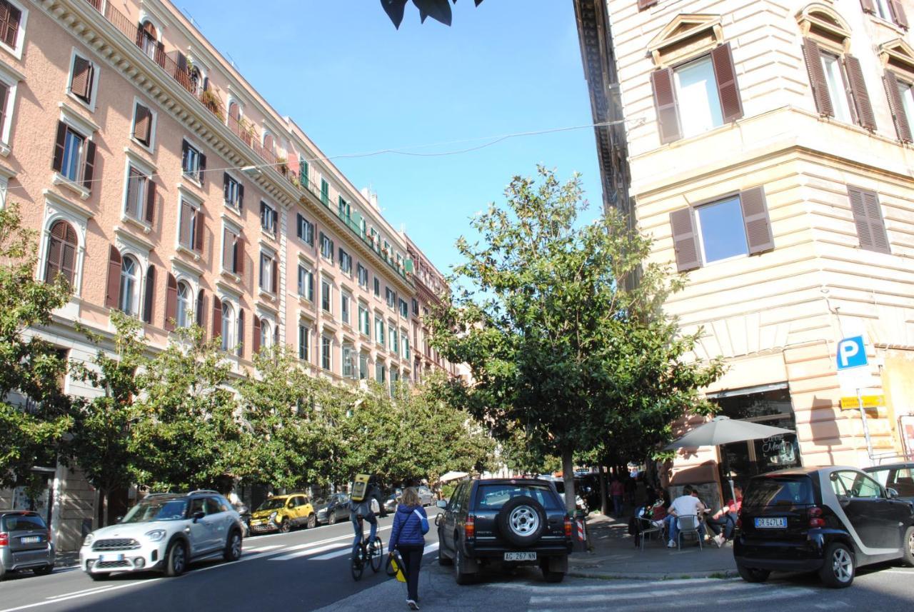 Lombardo Acomodação com café da manhã Roma Exterior foto